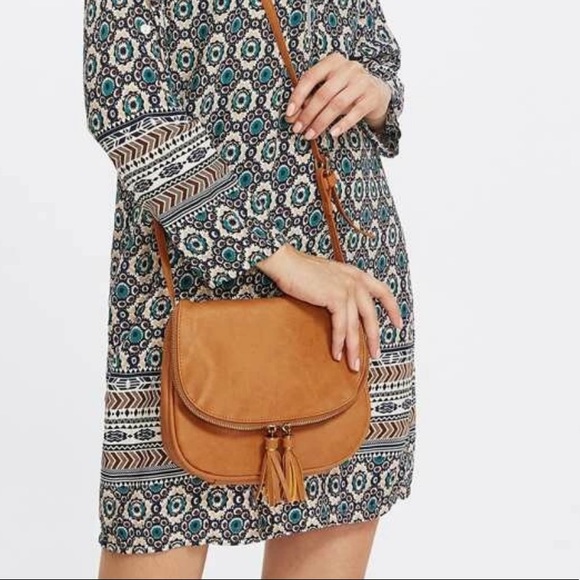 Vegan leather saddle bag crossbody purse tassel - Picture 11 of 12